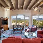Dorthia Garden Retreat & Views Five-Bedroom Holiday Home
