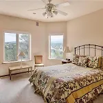 Dorthia Garden Retreat & Views Five-Bedroom Holiday Home