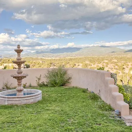 Dorthia Garden Retreat & Views Five-bedroom * Santa Fe