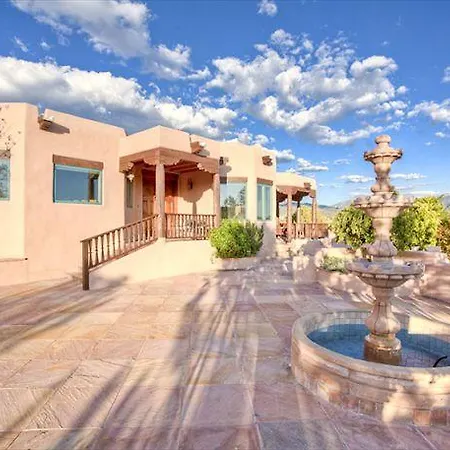 Dorthia Garden Retreat & Views Five-bedroom Сasa de vacaciones