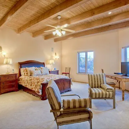 Holiday home Dorthia Garden Retreat & Views Five-Bedroom Holiday Home Santa Fe